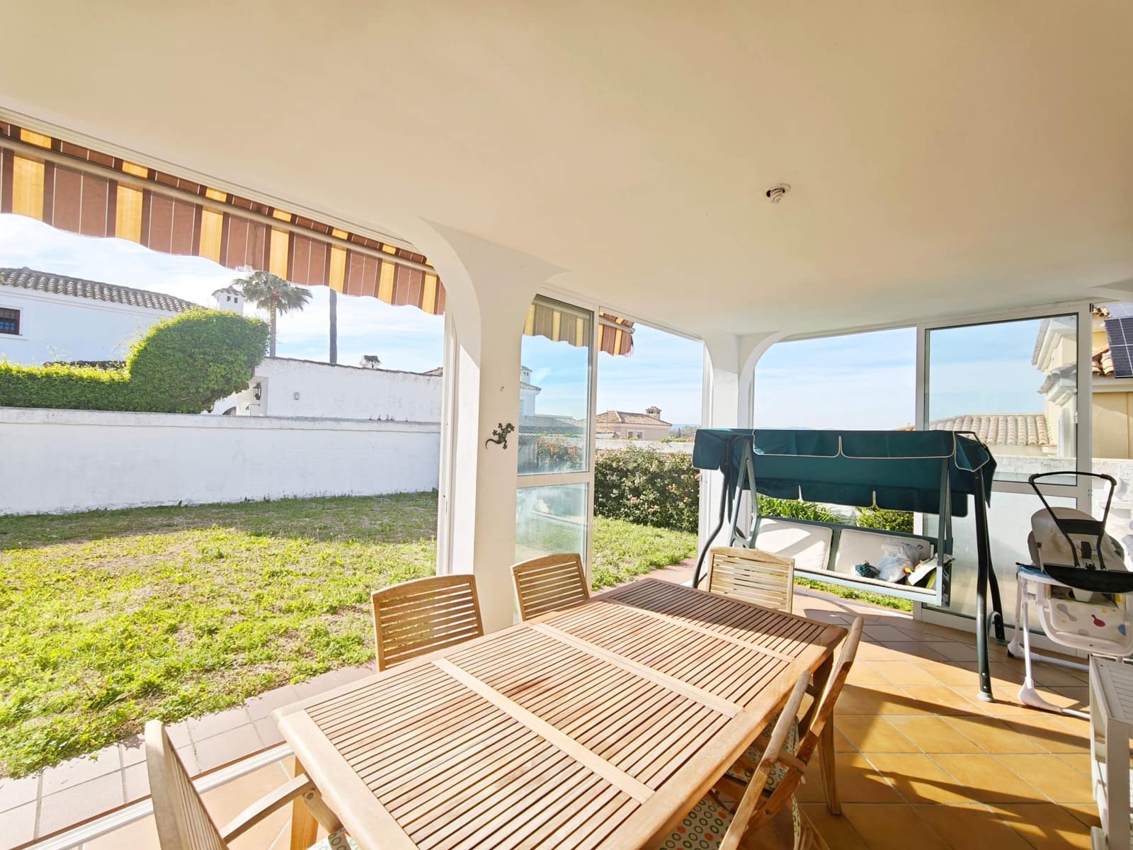 4 soveværelse Villa til salg i Algeciras med swimmingpool - € 650.000 (Ref: 9788425)