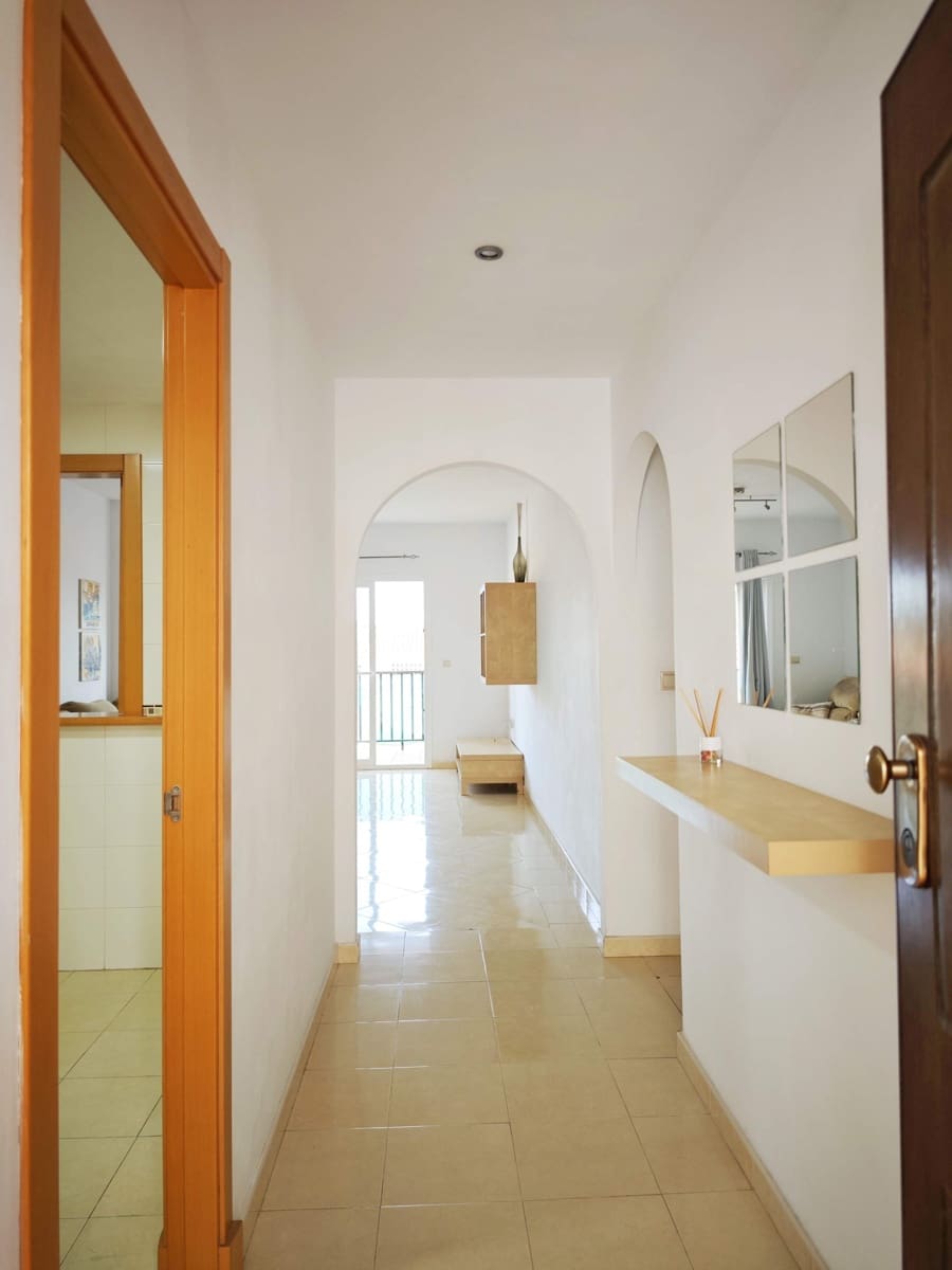 3 sovrum Lägenhet till salu i La Linea de la Concepcion med pool - 200 000 € (Ref: 9791081)