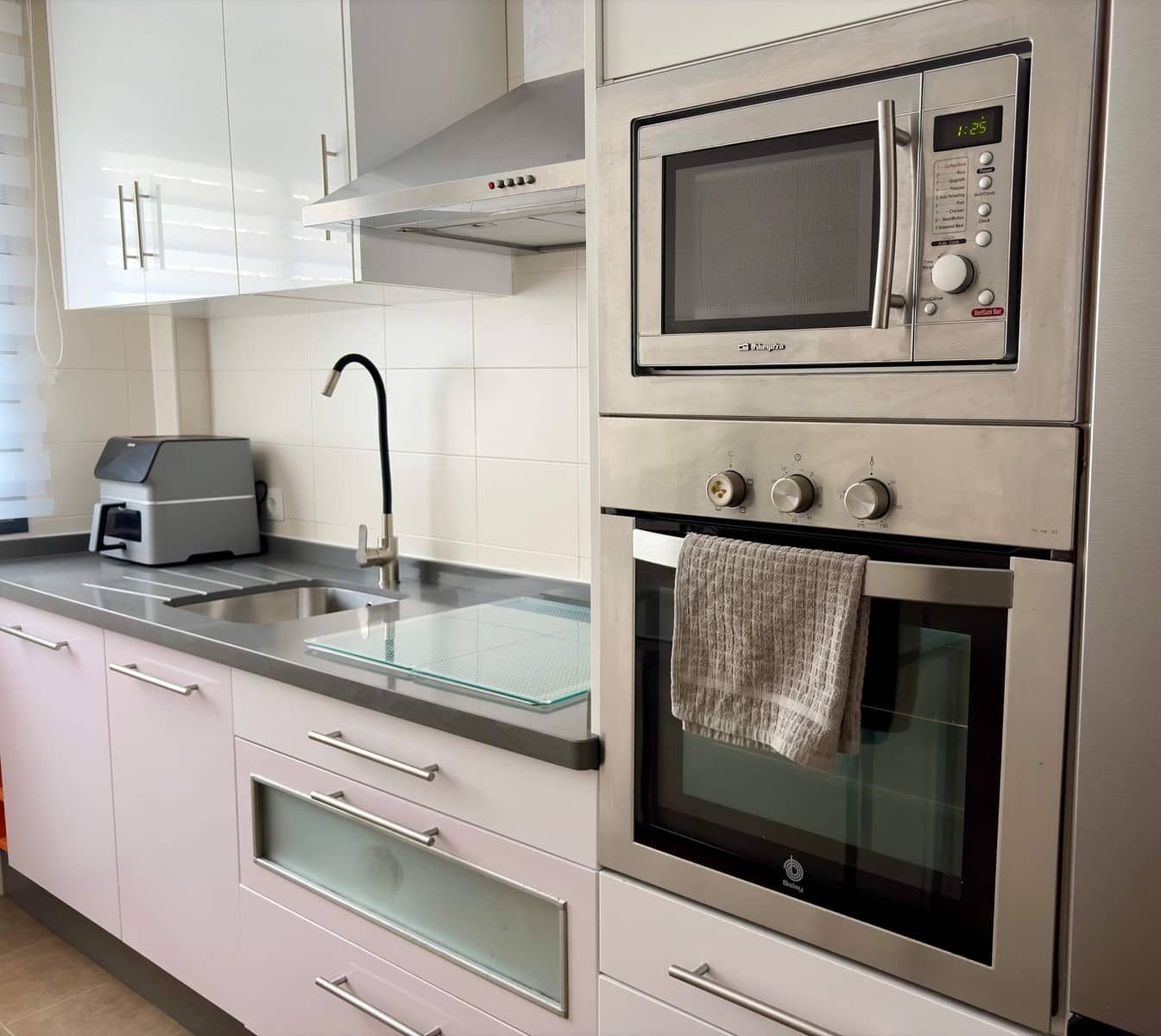 2 soverom Rekkehus til salgs i La Linea de la Concepcion med garasje - € 210 000 (Ref: 9797144)