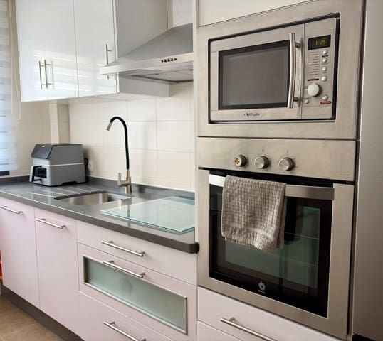 2 soverom Rekkehus til salgs i La Línea de la Concepción med garasje - € 210 000 (Ref: 9797144)