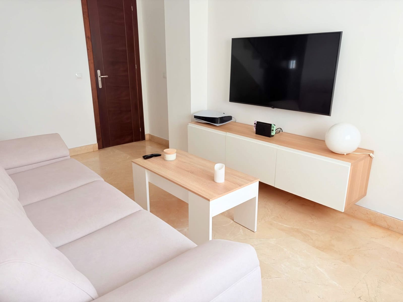 2 soverom Rekkehus til salgs i La Linea de la Concepcion med garasje - € 210 000 (Ref: 9797144)