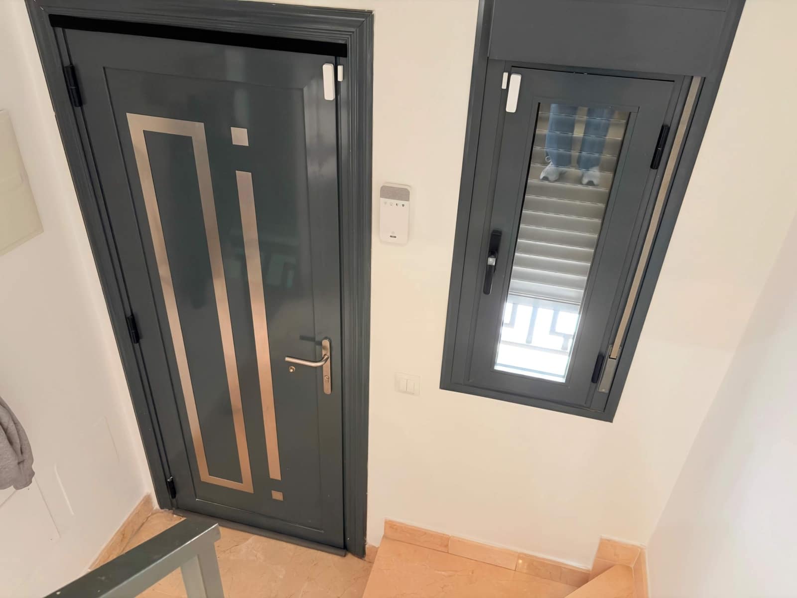 2 soverom Rekkehus til salgs i La Linea de la Concepcion med garasje - € 210 000 (Ref: 9797144)