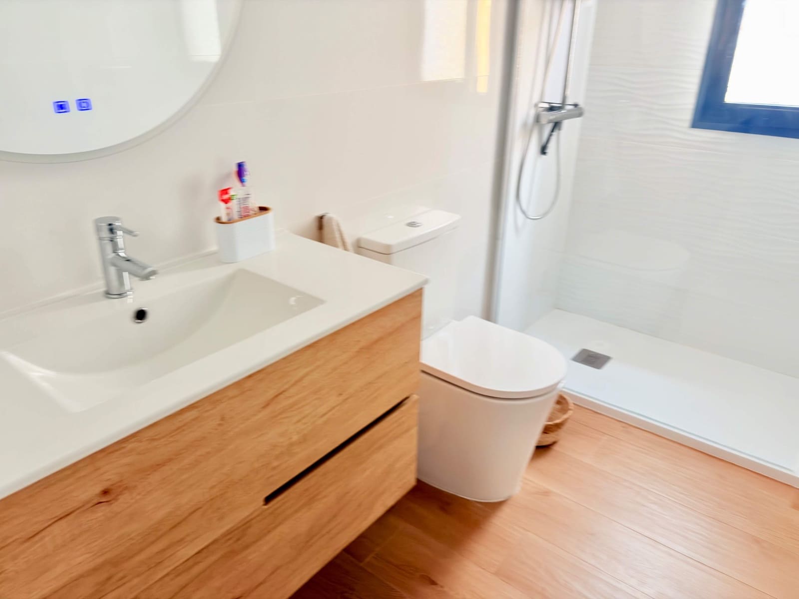 2 soverom Rekkehus til salgs i La Linea de la Concepcion med garasje - € 210 000 (Ref: 9797144)