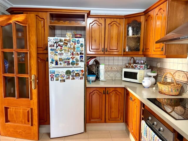 4 soveværelse Lejlighed til salg i La Línea de la Concepción - € 265.000 (Ref: 9804317)