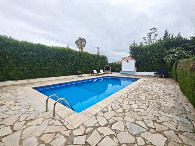 5 chambre Villa/Maison à vendre à Los Barrios avec piscine - 495 000 € (Ref: 9822955)