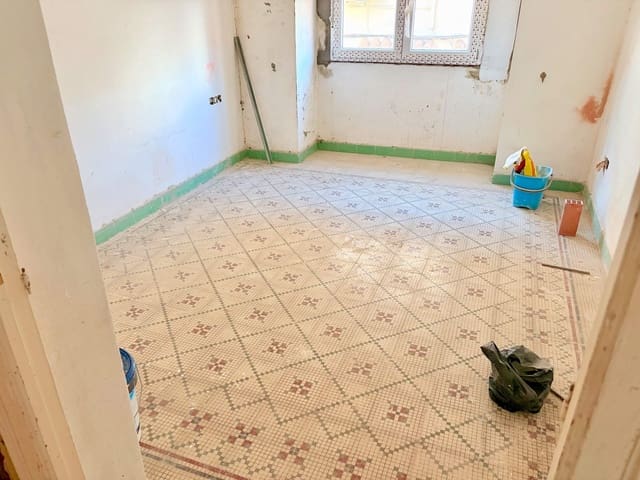 4 sovrum Hus till salu i La Línea de la Concepción - 190 000 € (Ref: 9831566)