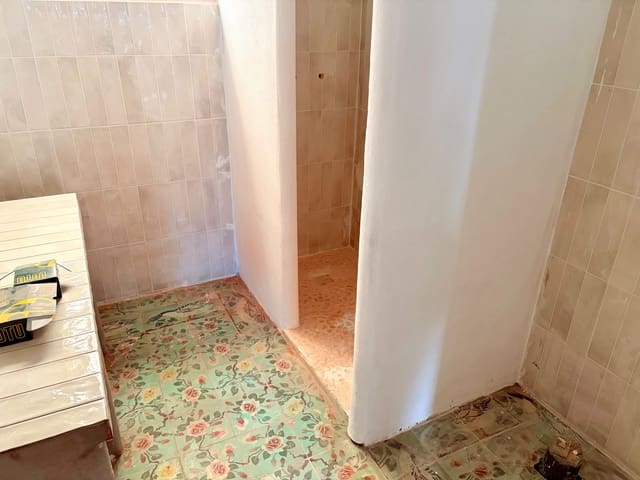 4 sovrum Hus till salu i La Línea de la Concepción - 190 000 € (Ref: 9831566)