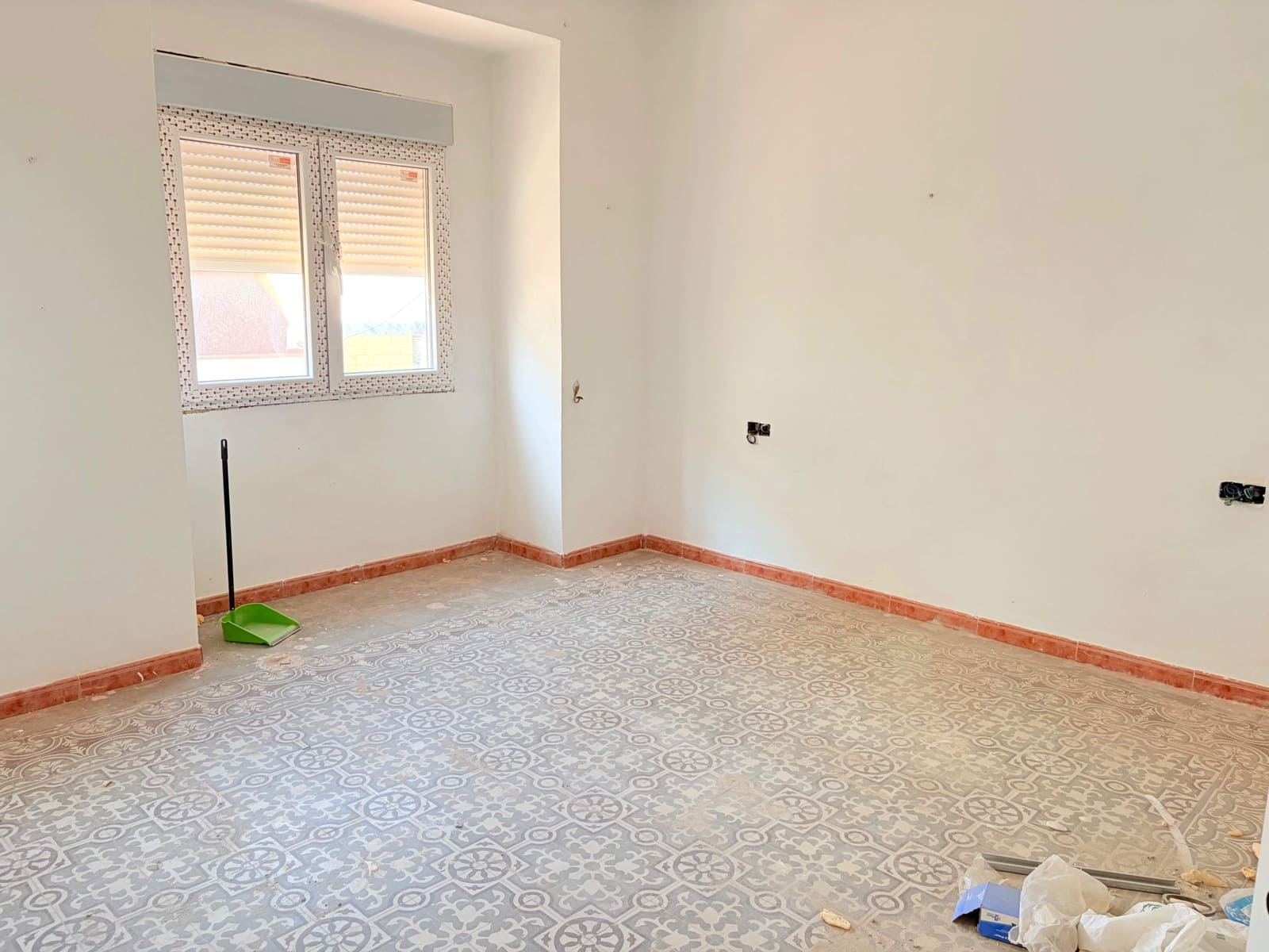 4 sovrum Hus till salu i La Linea de la Concepcion - 190 000 € (Ref: 9831566)