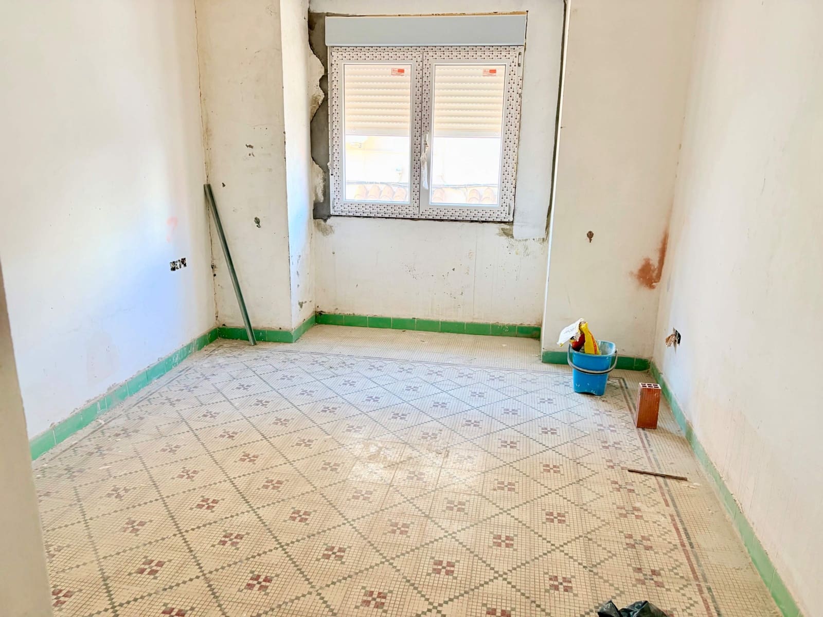4 sovrum Hus till salu i La Linea de la Concepcion - 190 000 € (Ref: 9831566)