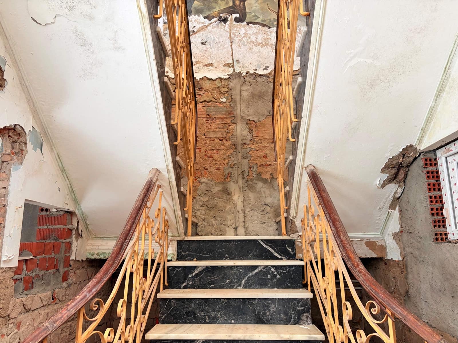 4 sovrum Hus till salu i La Linea de la Concepcion - 190 000 € (Ref: 9831566)
