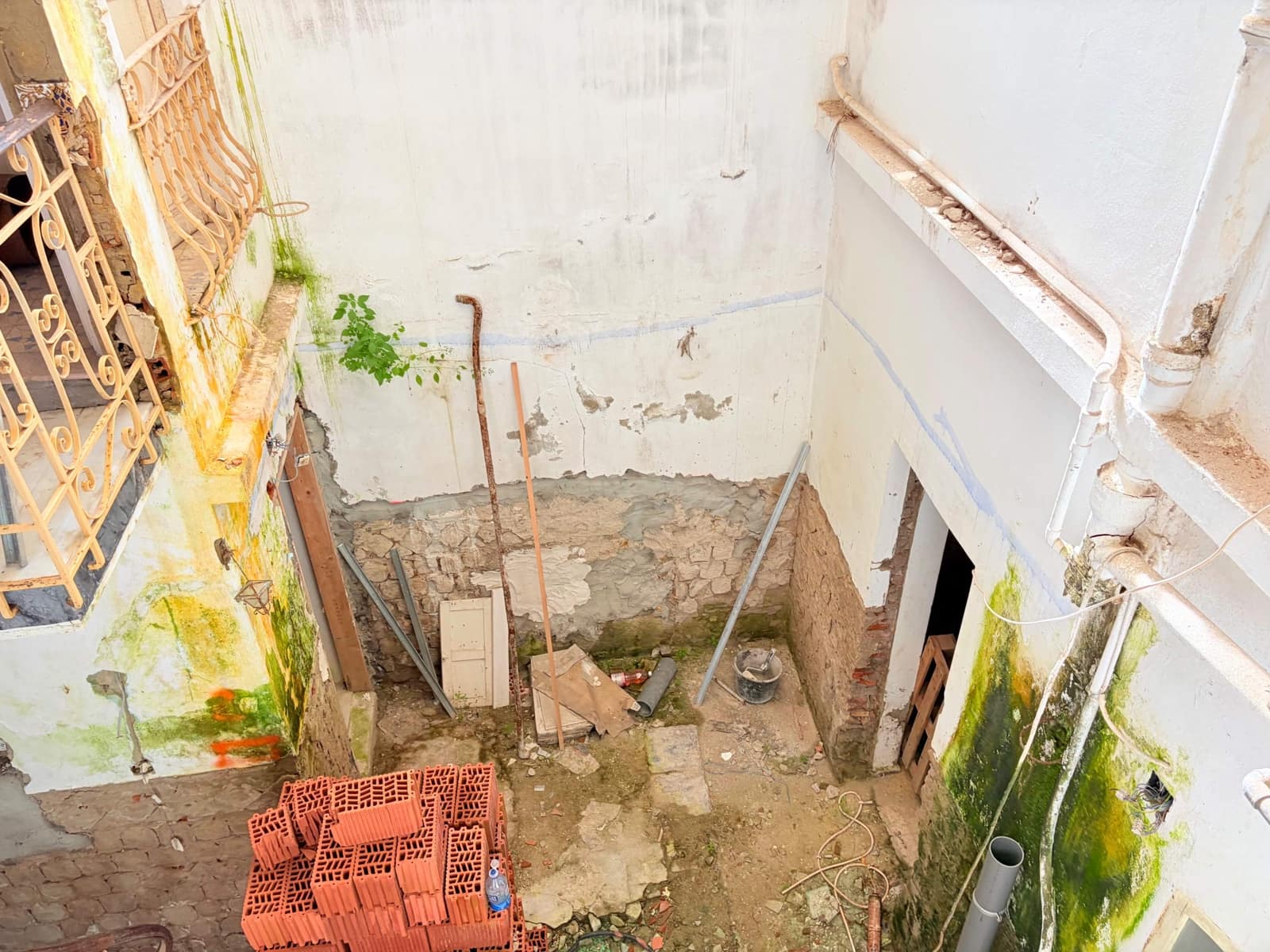 4 sovrum Hus till salu i La Linea de la Concepcion - 190 000 € (Ref: 9831566)