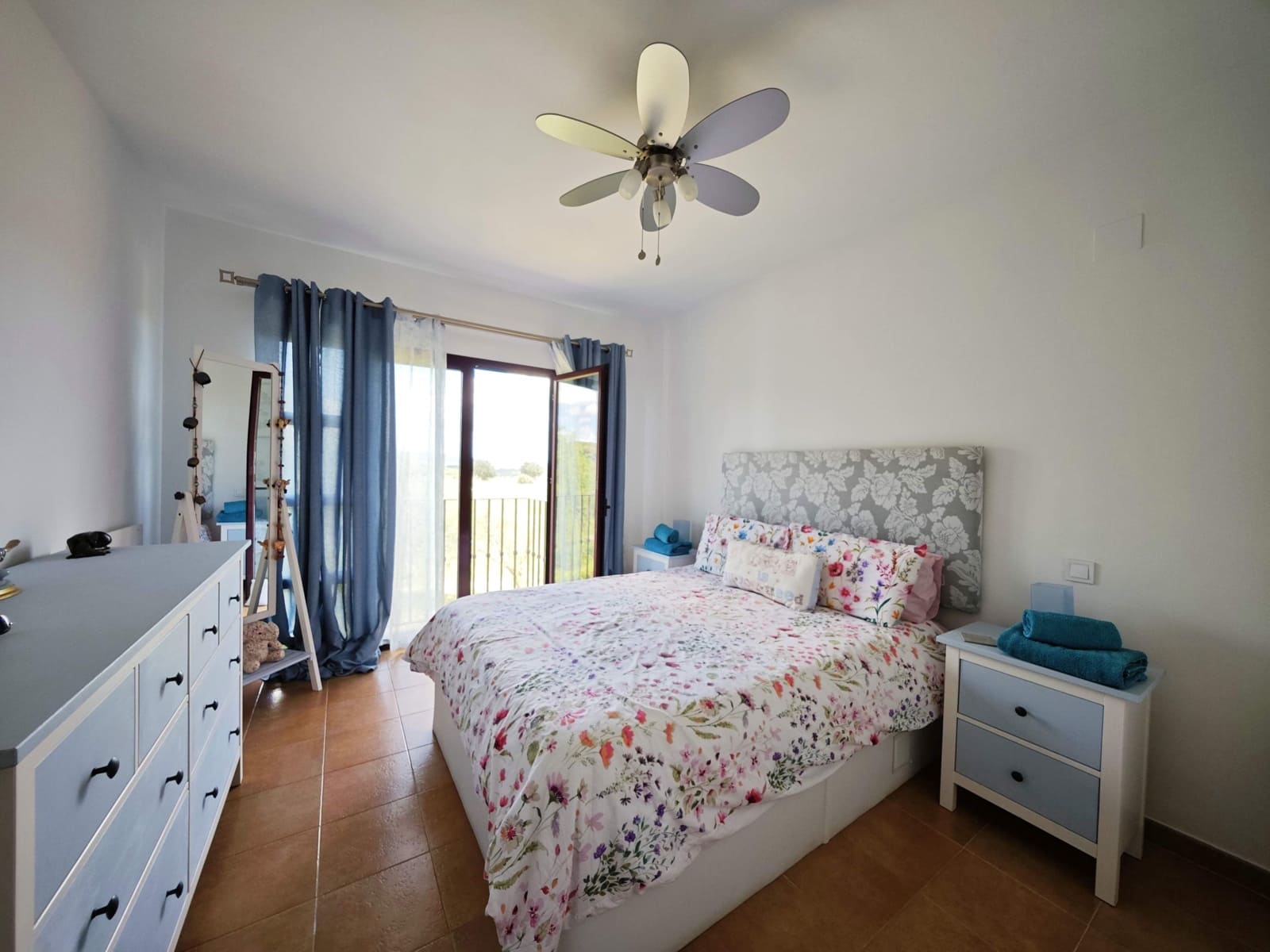 2 bedroom Terraced Villa for sale in La Alcaidesa with pool garage - € 305,000 (Ref: 9833691)