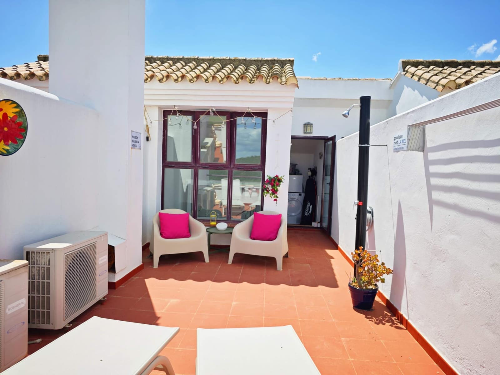 2 bedroom Terraced Villa for sale in La Alcaidesa with pool garage - € 305,000 (Ref: 9833691)
