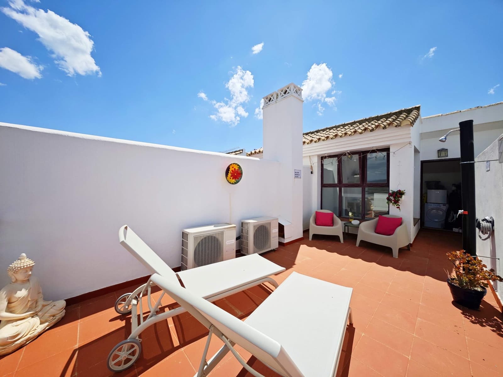 2 bedroom Terraced Villa for sale in La Alcaidesa with pool garage - € 305,000 (Ref: 9833691)