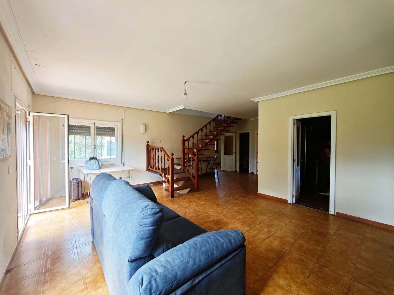 7 sypialnia Willa na sprzedaż w Algeciras z basenem garażem - 590 000 € (Ref: 9846261)