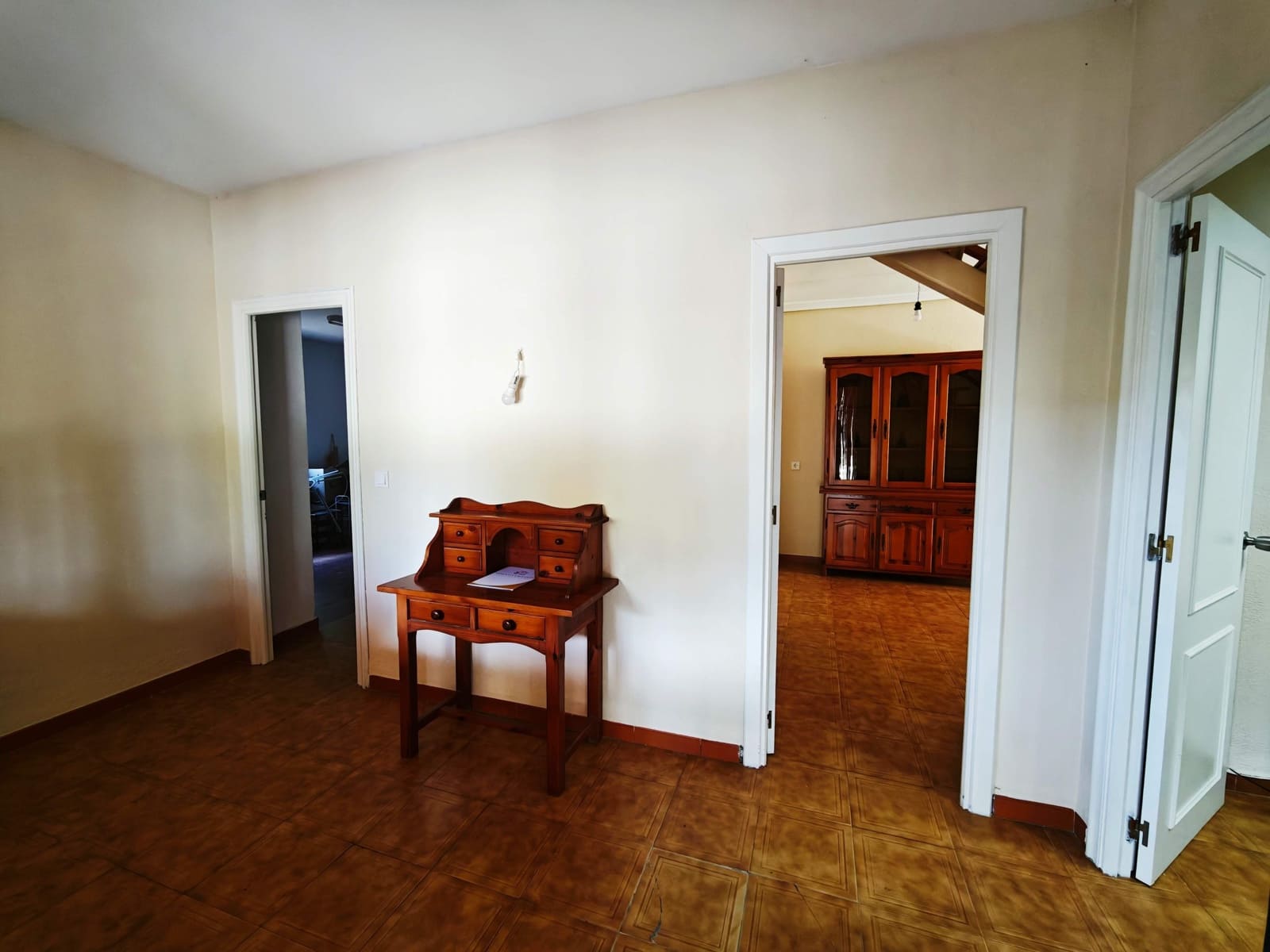 7 sypialnia Willa na sprzedaż w Algeciras z basenem garażem - 590 000 € (Ref: 9846261)