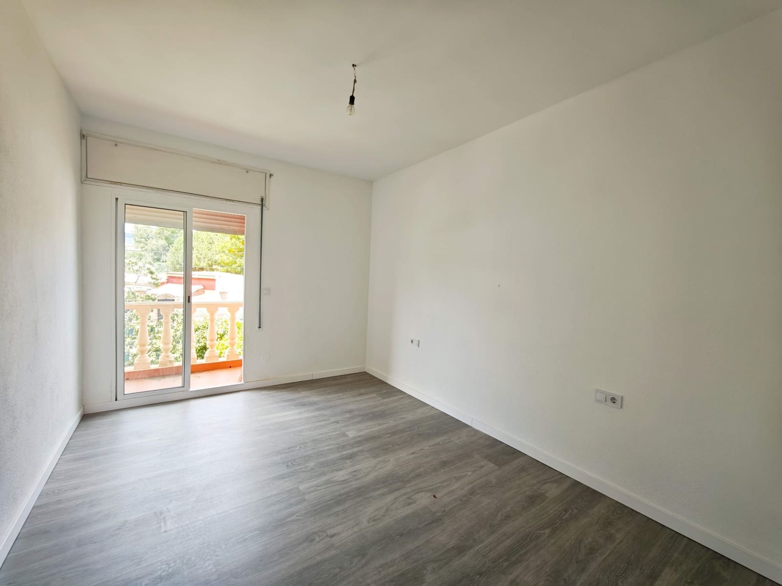 7 sypialnia Willa na sprzedaż w Algeciras z basenem garażem - 590 000 € (Ref: 9846261)