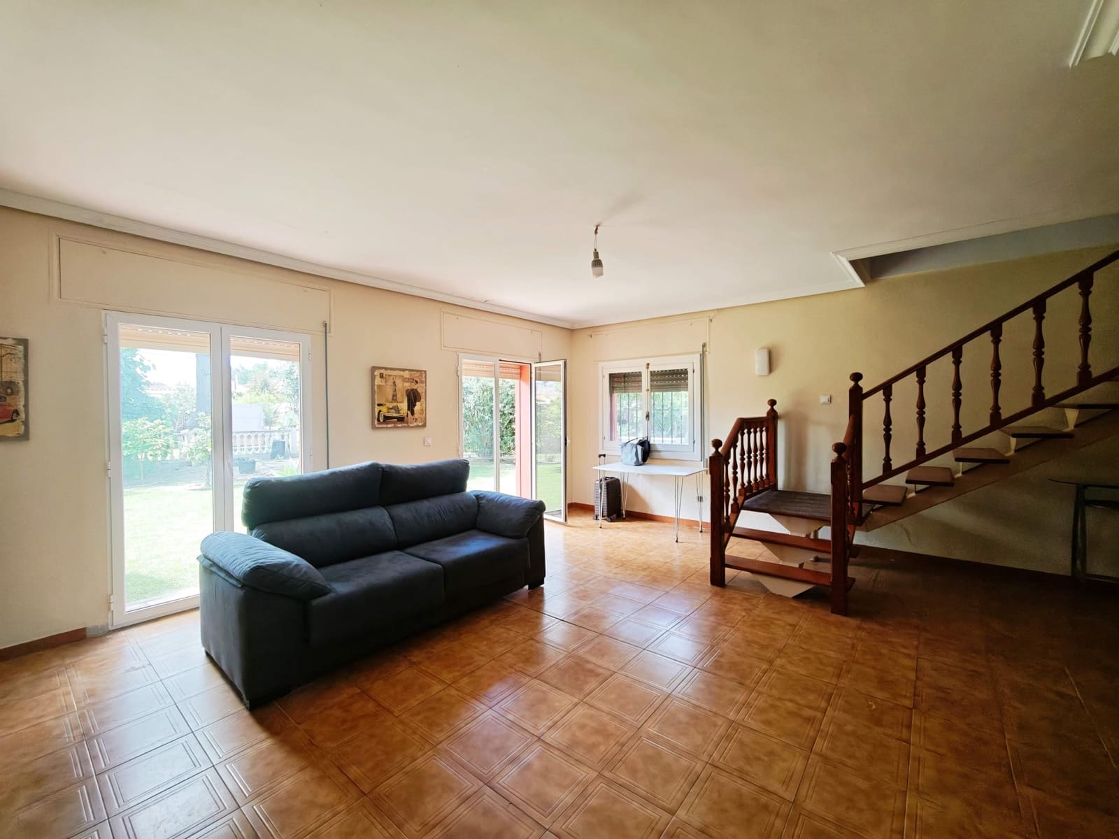 7 sypialnia Willa na sprzedaż w Algeciras z basenem garażem - 590 000 € (Ref: 9846261)