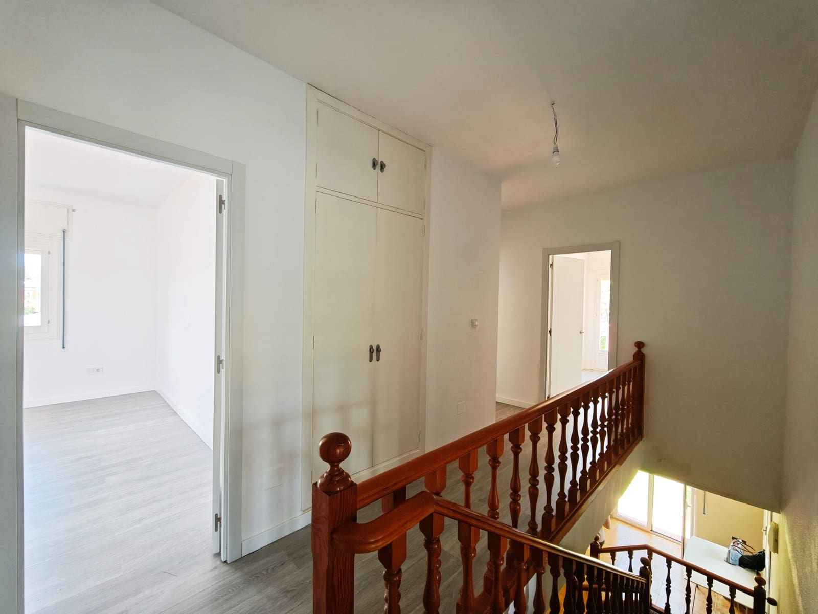 7 sypialnia Willa na sprzedaż w Algeciras z basenem garażem - 590 000 € (Ref: 9846261)