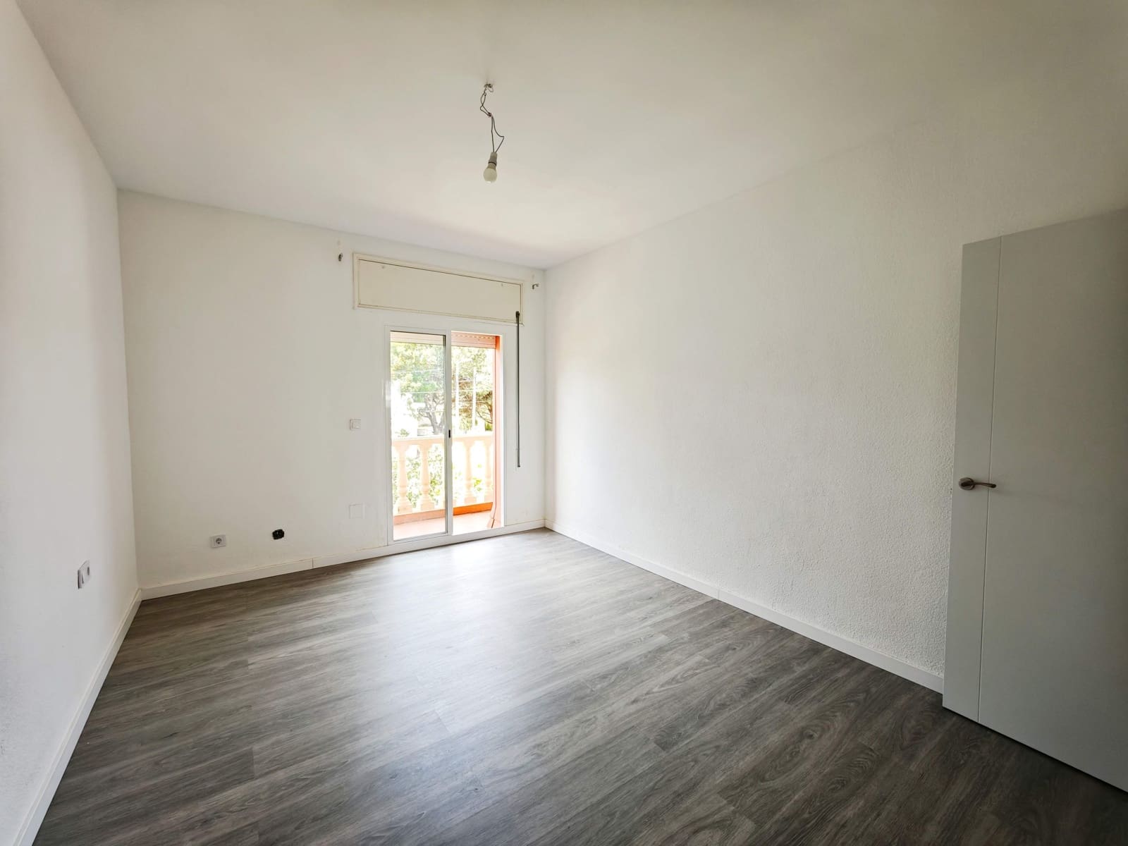 7 sypialnia Willa na sprzedaż w Algeciras z basenem garażem - 590 000 € (Ref: 9846261)