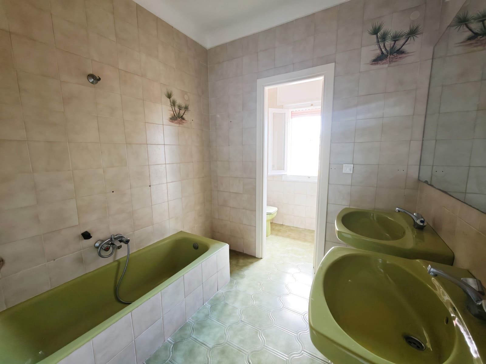 7 sypialnia Willa na sprzedaż w Algeciras z basenem garażem - 590 000 € (Ref: 9846261)