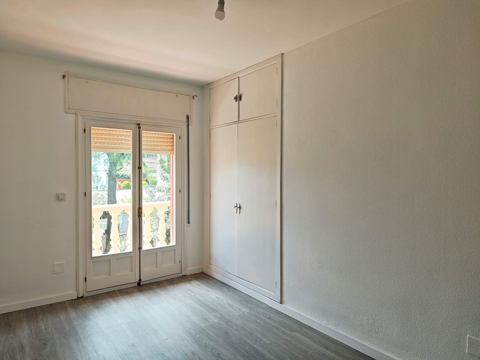 7 sypialnia Willa na sprzedaż w Algeciras z basenem garażem - 590 000 € (Ref: 9846261)