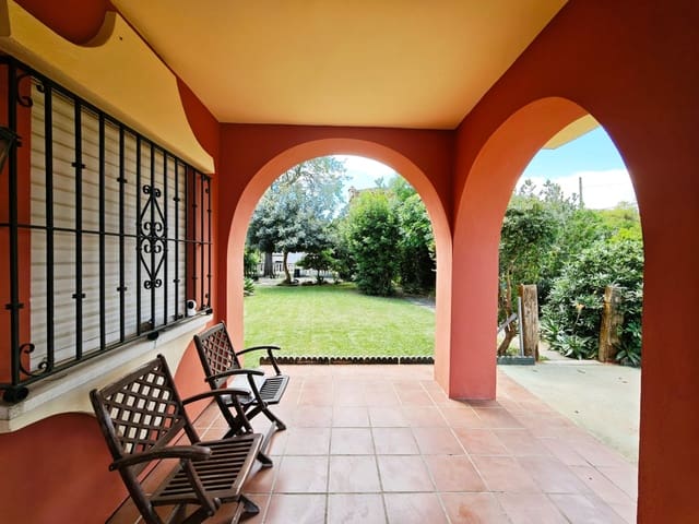 7 sypialnia Willa na sprzedaż w Algeciras z basenem garażem - 590 000 € (Ref: 9846261)