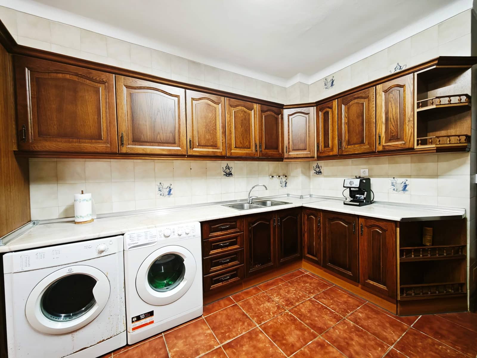 7 sypialnia Willa na sprzedaż w Algeciras z basenem garażem - 590 000 € (Ref: 9846261)