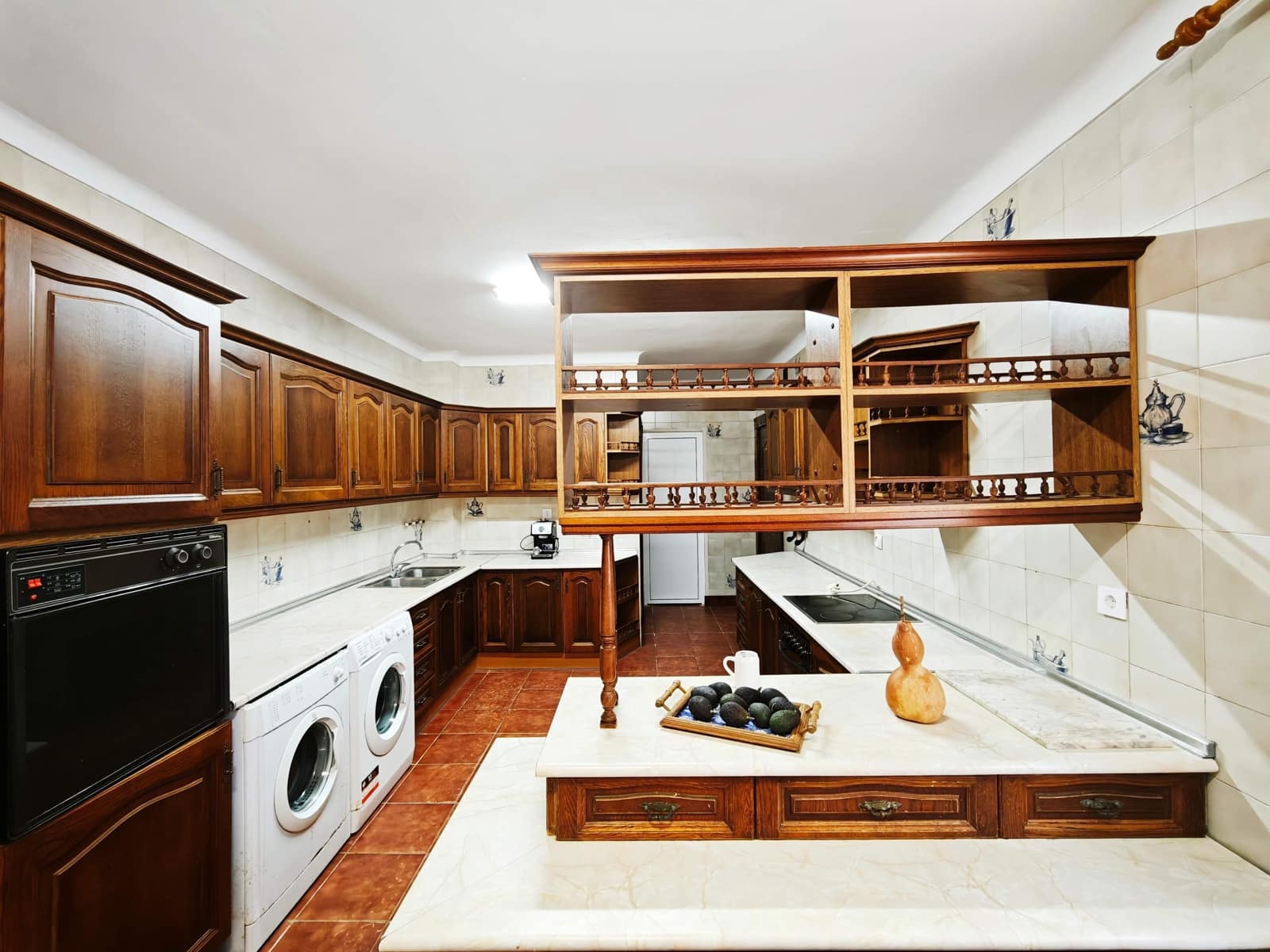 7 sypialnia Willa na sprzedaż w Algeciras z basenem garażem - 590 000 € (Ref: 9846261)