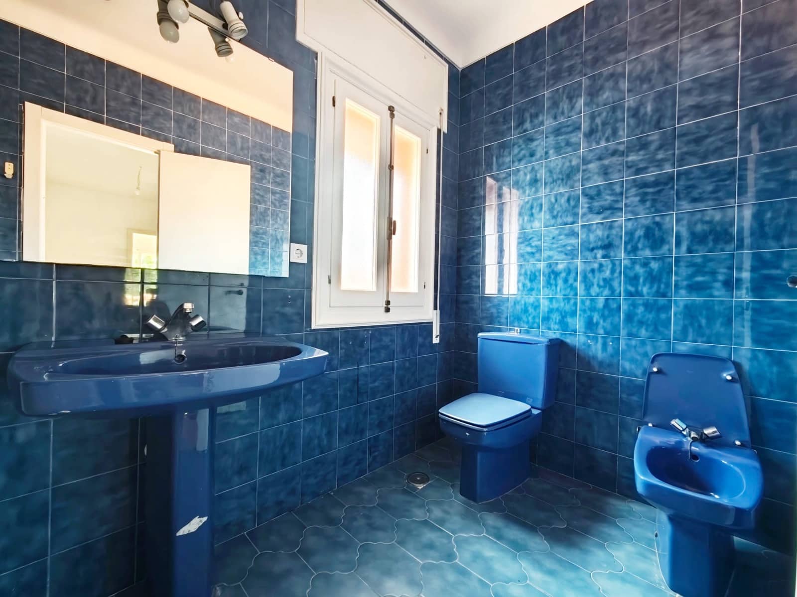 7 sypialnia Willa na sprzedaż w Algeciras z basenem garażem - 590 000 € (Ref: 9846261)