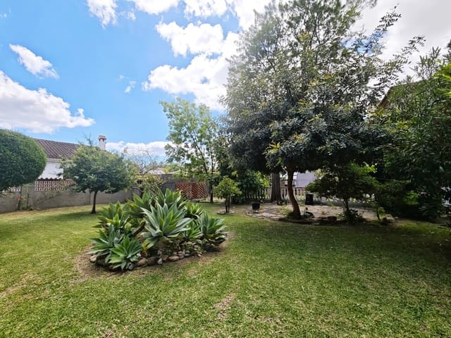 7 sypialnia Willa na sprzedaż w Algeciras z basenem garażem - 590 000 € (Ref: 9846261)