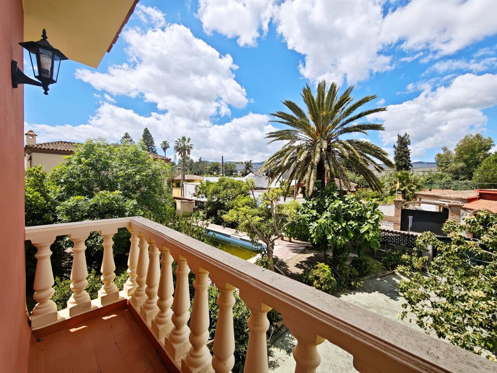 7 sypialnia Willa na sprzedaż w Algeciras z basenem garażem - 590 000 € (Ref: 9846261)