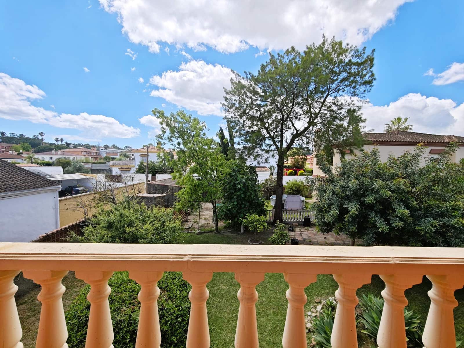 7 sypialnia Willa na sprzedaż w Algeciras z basenem garażem - 590 000 € (Ref: 9846261)