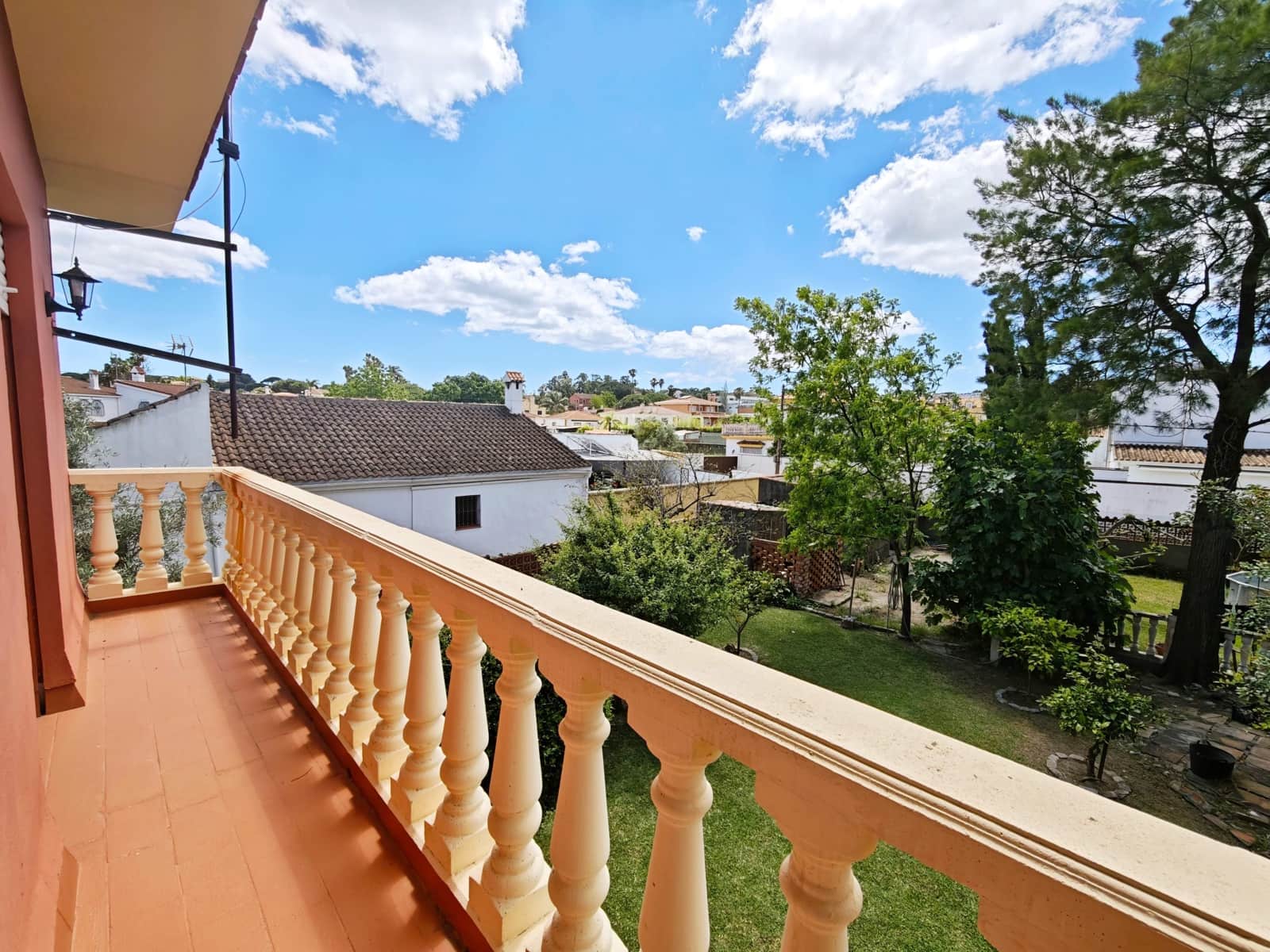 7 sypialnia Willa na sprzedaż w Algeciras z basenem garażem - 590 000 € (Ref: 9846261)