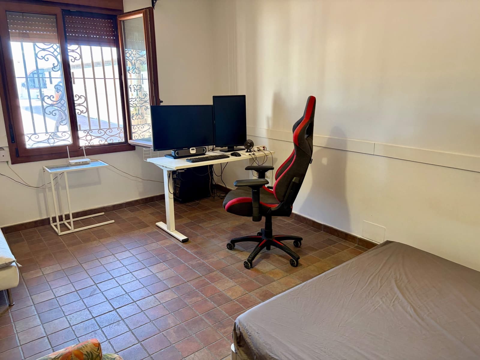 2 chambre Finca/Maison de Campagne à vendre à La Linea de la Concepcion avec piscine garage - 280 000 € (Ref: 9851792)