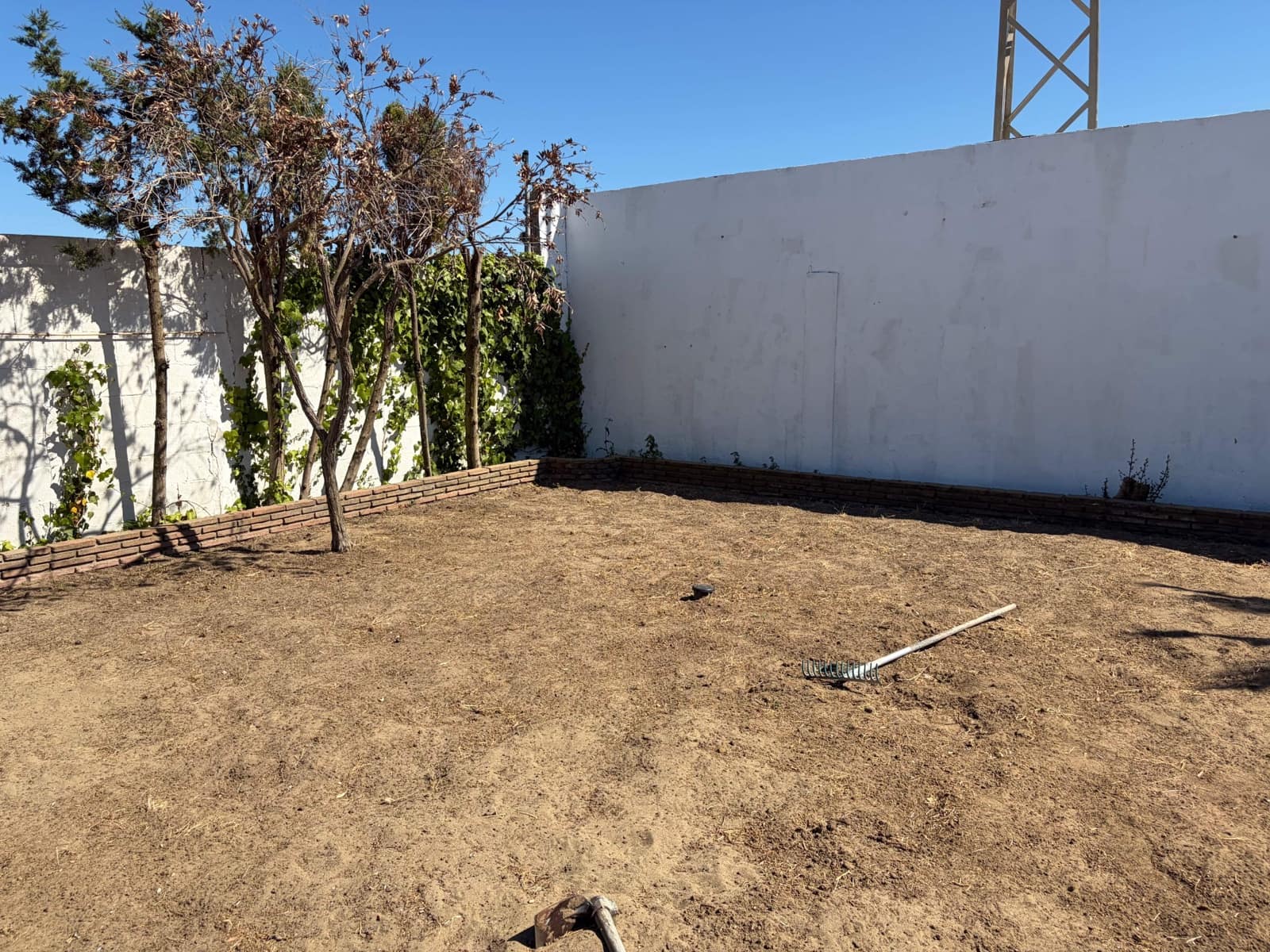 2 chambre Finca/Maison de Campagne à vendre à La Linea de la Concepcion avec piscine garage - 280 000 € (Ref: 9851792)