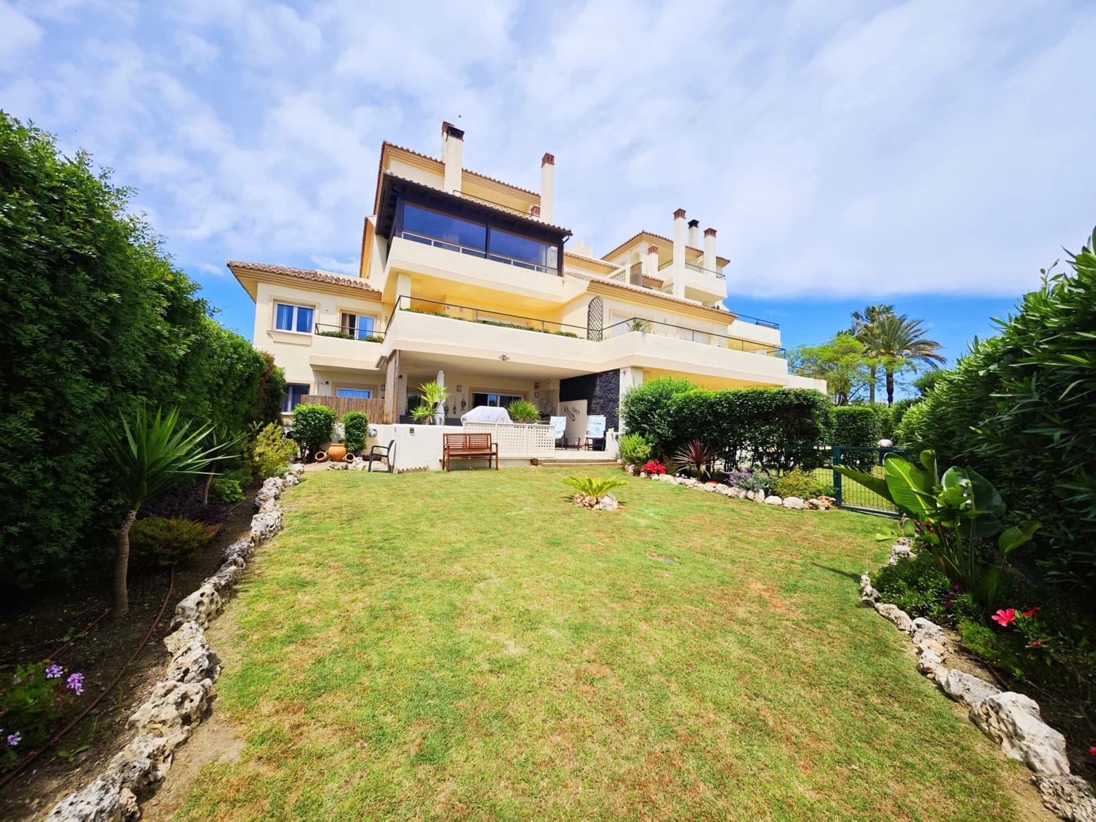 3 Zimmer Wohnung zu verkaufen in Sotogrande mit Pool Garage - 525.000 € (Ref: 9855495)