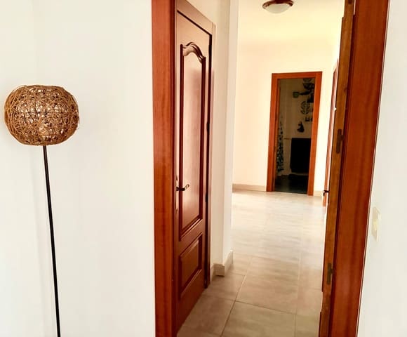 4 quarto Apartamento para venda em La Línea de la Concepción - 305 000 € (Ref: 9860126)