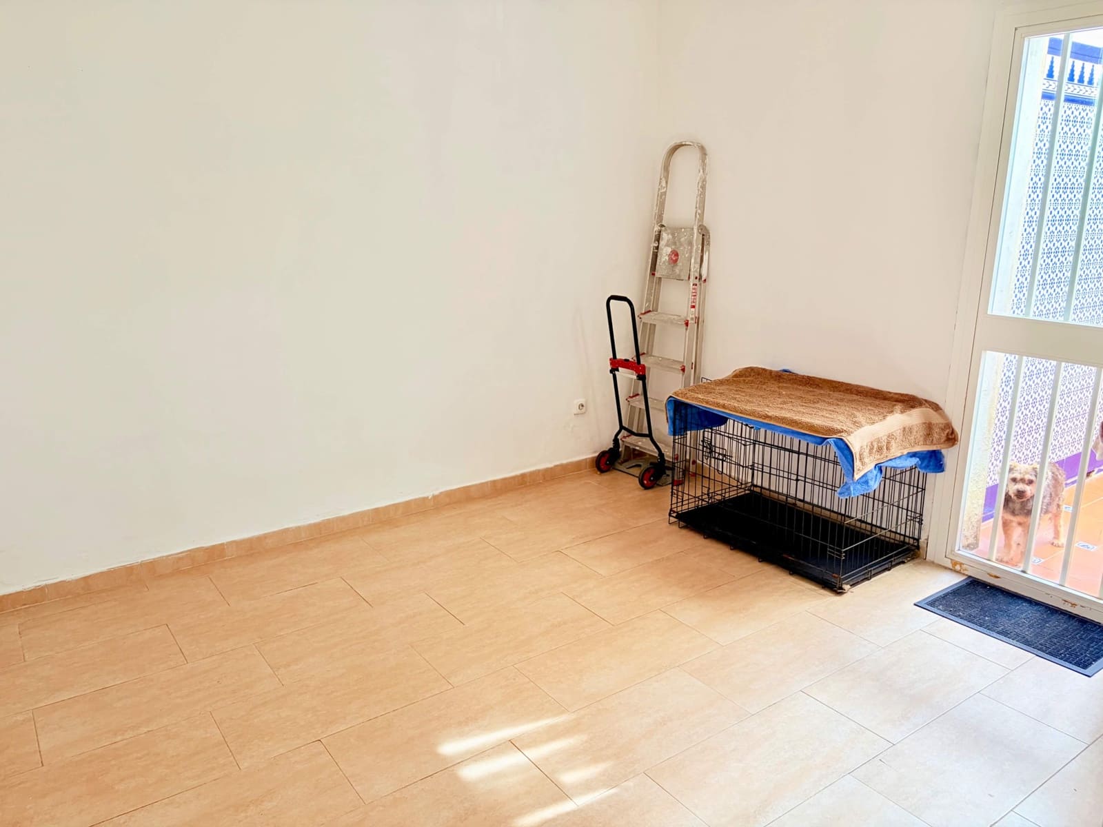 4 bedroom Flat for sale in La Linea de la Concepcion - € 305,000 (Ref: 9860126)