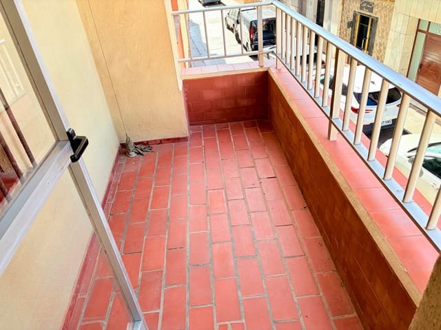 4 quarto Apartamento para venda em La Línea de la Concepción - 305 000 € (Ref: 9860126)