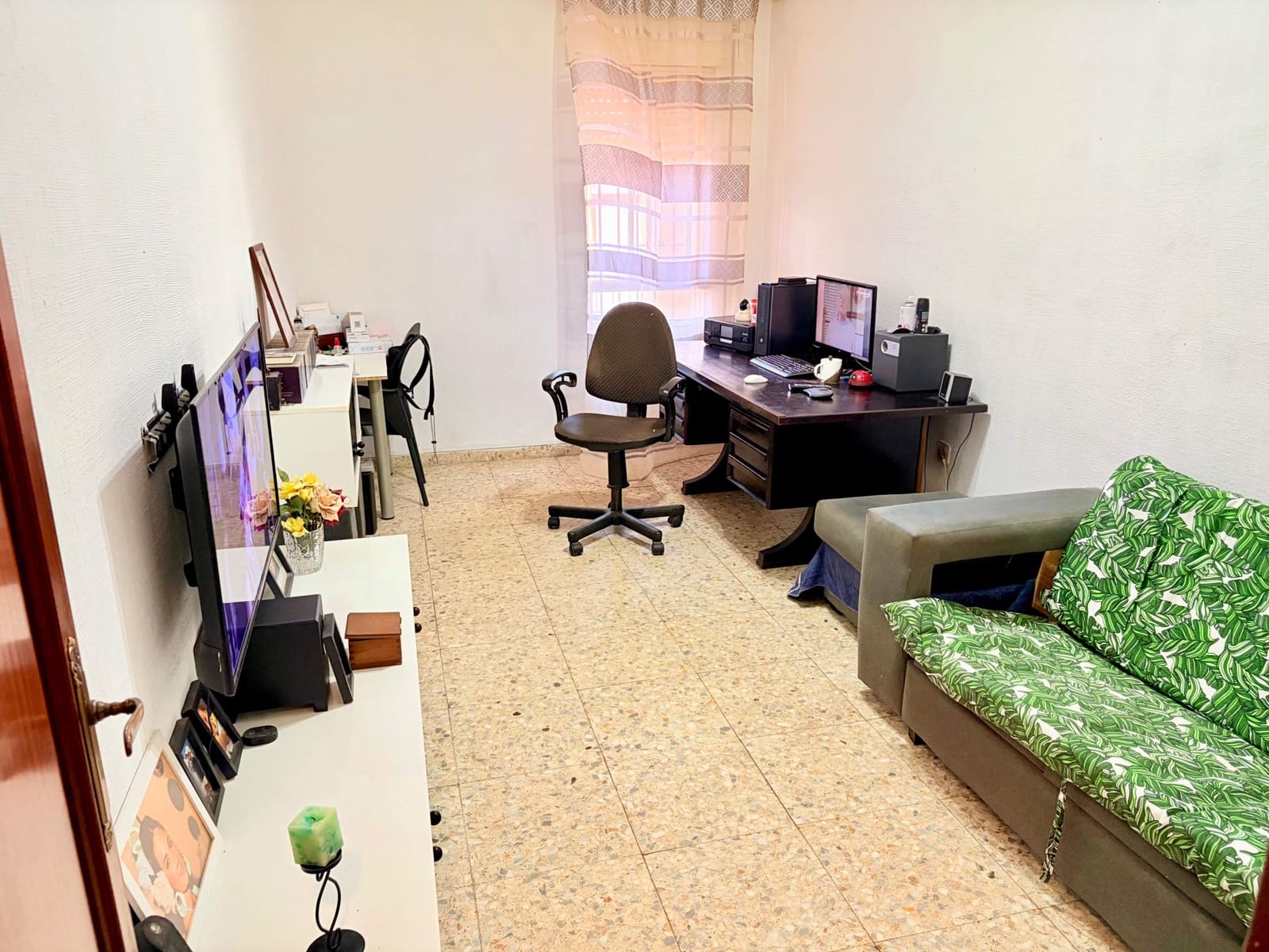 4 bedroom Flat for sale in La Linea de la Concepcion - € 305,000 (Ref: 9860126)