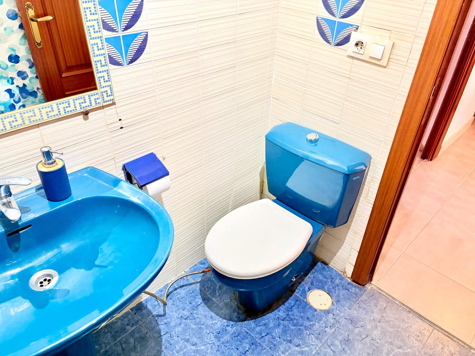 4 bedroom Flat for sale in La Linea de la Concepcion - € 305,000 (Ref: 9860126)
