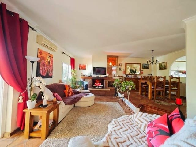 4 sovrum Hus till salu i La Alcaidesa med pool - 610 000 € (Ref: 9865225)