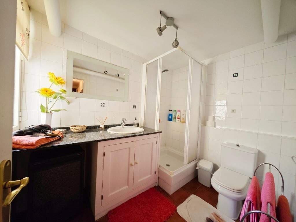 Adosado de 4 habitaciones en La Línea de la Concepción en venta con piscina - 610.000 € (Ref: 9865225)