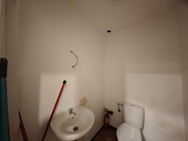 Erhverv til salg i San Luis de Sabinillas, Manilva - € 207.000 (Ref: 9867041)