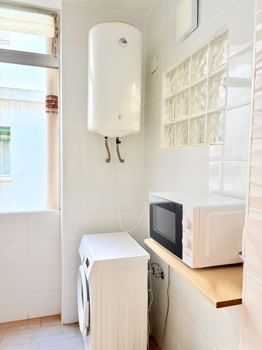 3 bedroom Flat for sale in La Linea de la Concepcion - € 155,000 (Ref: 9867042)