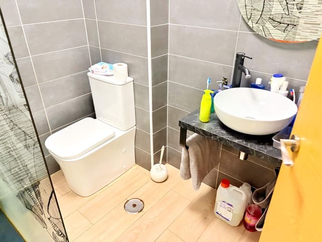 4 sypialnia Mieszkanie na sprzedaż w La Línea de la Concepción - 155 000 € (Ref: 9867042)