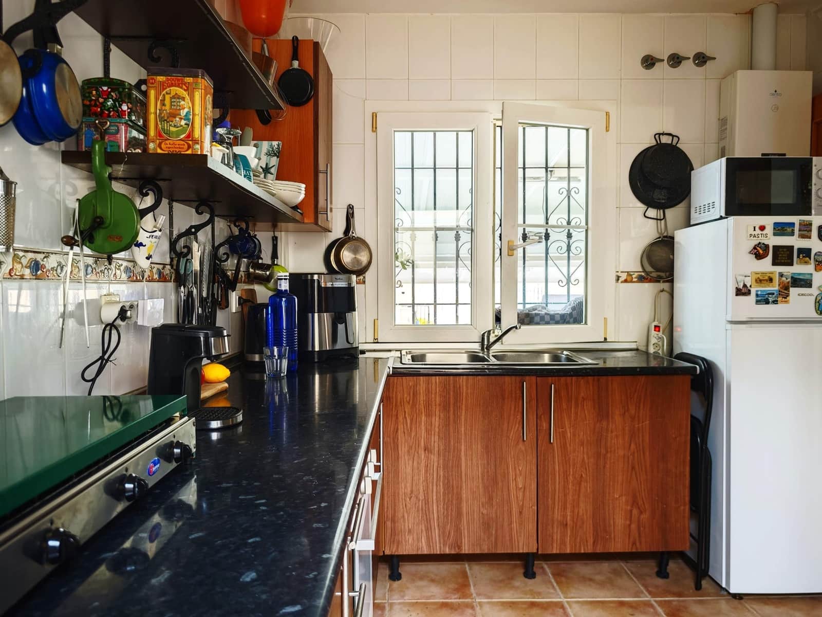 3 bedroom Terraced Villa for sale in La Linea de la Concepcion with garage - € 360,000 (Ref: 9867043)