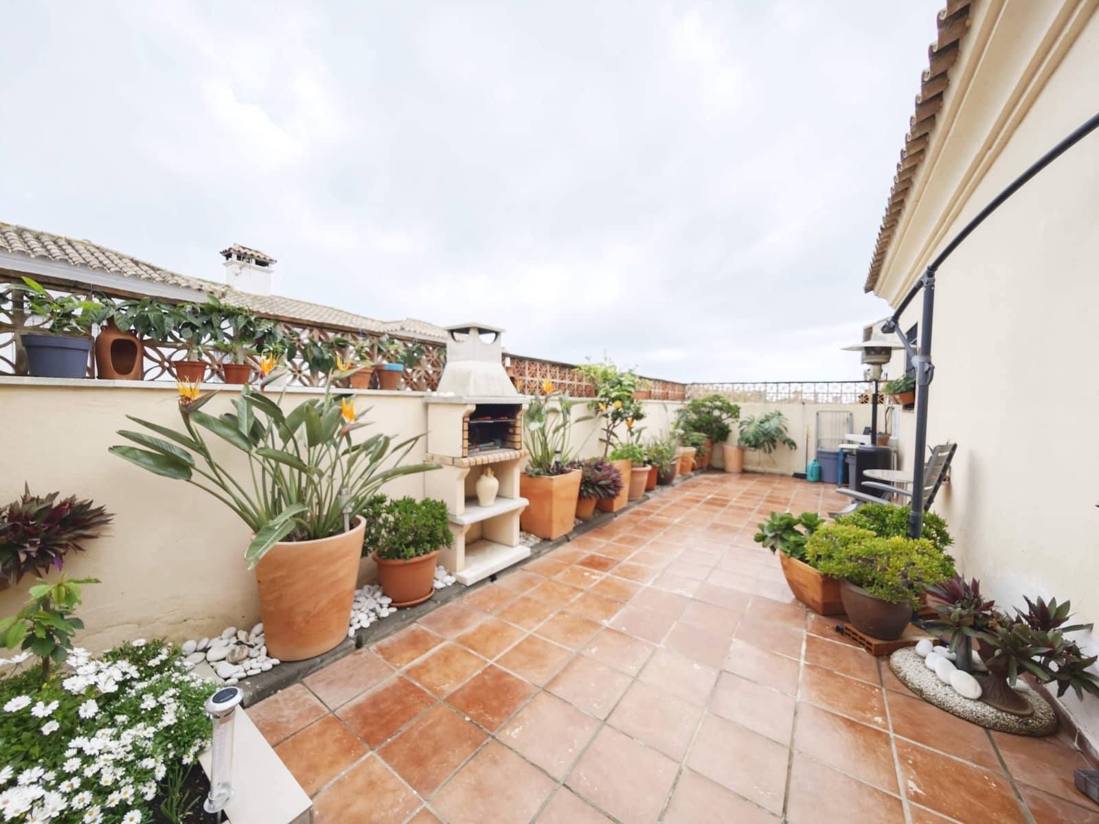 3 bedroom Terraced Villa for sale in La Linea de la Concepcion with garage - € 360,000 (Ref: 9867043)