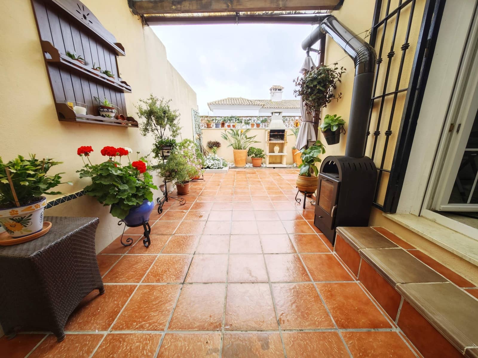 3 bedroom Terraced Villa for sale in La Linea de la Concepcion with garage - € 360,000 (Ref: 9867043)